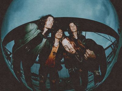 Return to Dust - Artiste Rock en concert