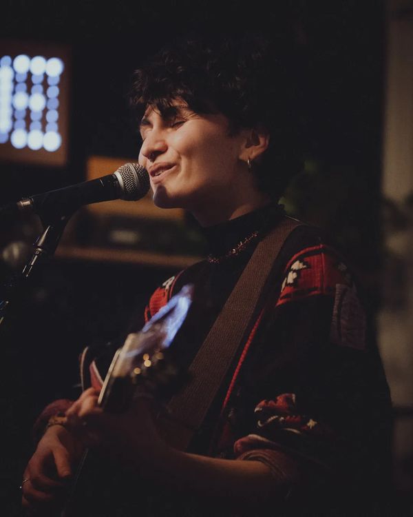 Concert-conté avec April dans une grange ouverte à Cérizols - Concert à Cérizols au Grange ouverte , terrasse conviviale le 16 mai 2026