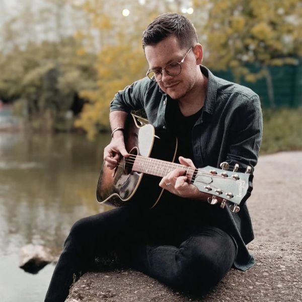 Concert folk avec Clemt dans un jardin à Vivoin – 18 juillet - Concert à Vivoin au Jardin à la campagne (et sa scène) le 18 juillet 2026