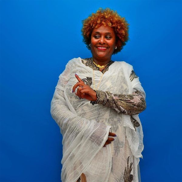 ETÉNÈSH WASSIÉ · Moment Décalé - Concert à Arles au Croisière le 14 juillet 2026