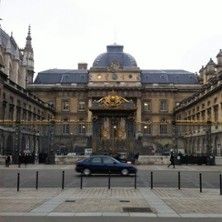 Metro CITE (en haut des marches) côté marché aux fleurs - Concert à Paris au Metro CITE (en haut des marches) côté marché aux fleurs le 3 juin 2026