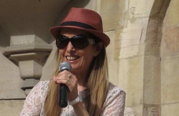 Renata en concert (chanson française) - Concert à Dijon au Cour d'Honneur de l'Hôtel de Vogüé le 21 juin 2026