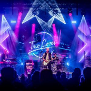 TRIO COVER DELUXE - Concert à Izon au Place de la Mairie d'Izon le 14 juillet 2026